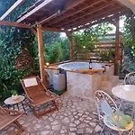 Rustic Taverna Sunce & Jacuzi
