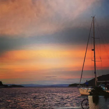 شقة Taverna -sunce- With Jacuzzi *