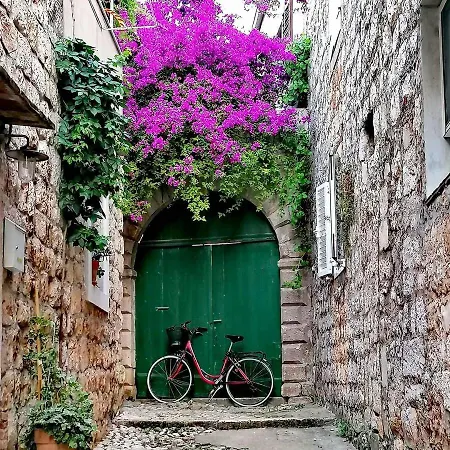 Taverna -sunce- With Jacuzzi شقة *