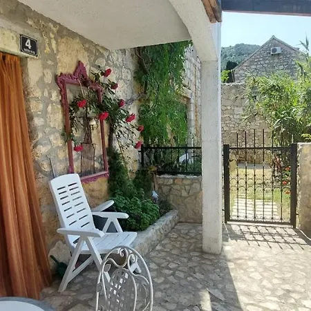 Taverna -sunce- With Jacuzzi Apartment *