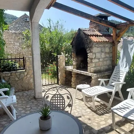 Taverna -sunce- With Jacuzzi Vis