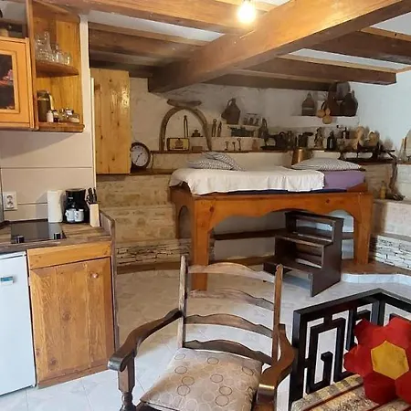 Apartment Taverna -sunce- With Jacuzzi Vis
