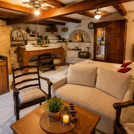 Rustic Garden & Jacuzzi Retreat Апартаменты Вис