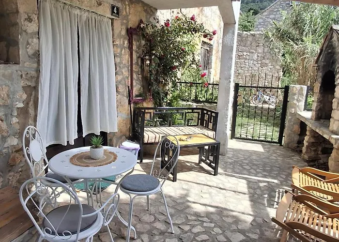 아파트 Taverna -sunce- With Jacuzzi *